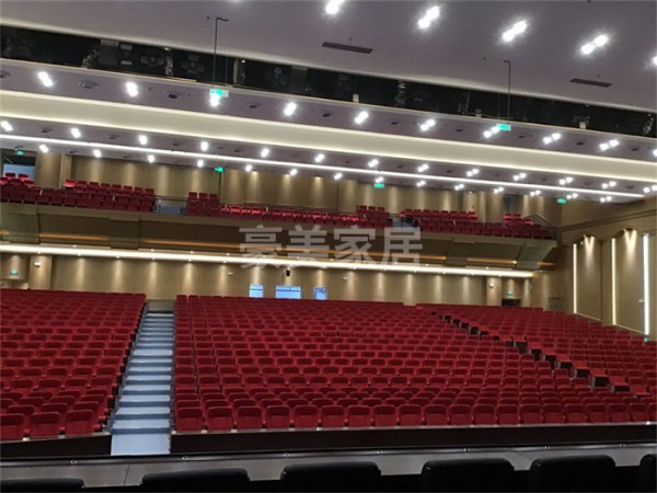 礼堂椅