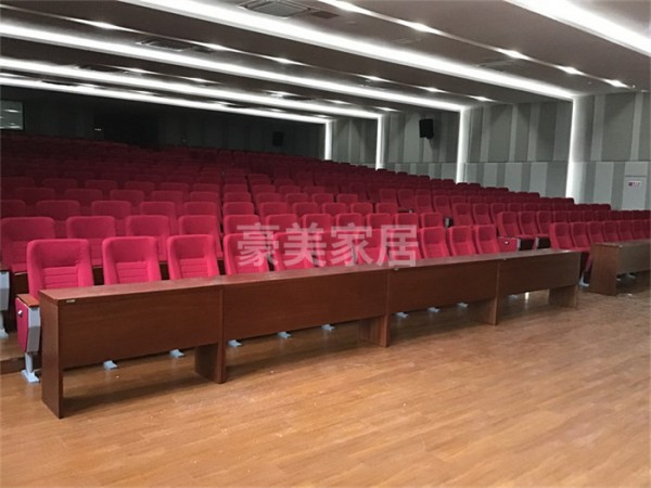 礼堂椅